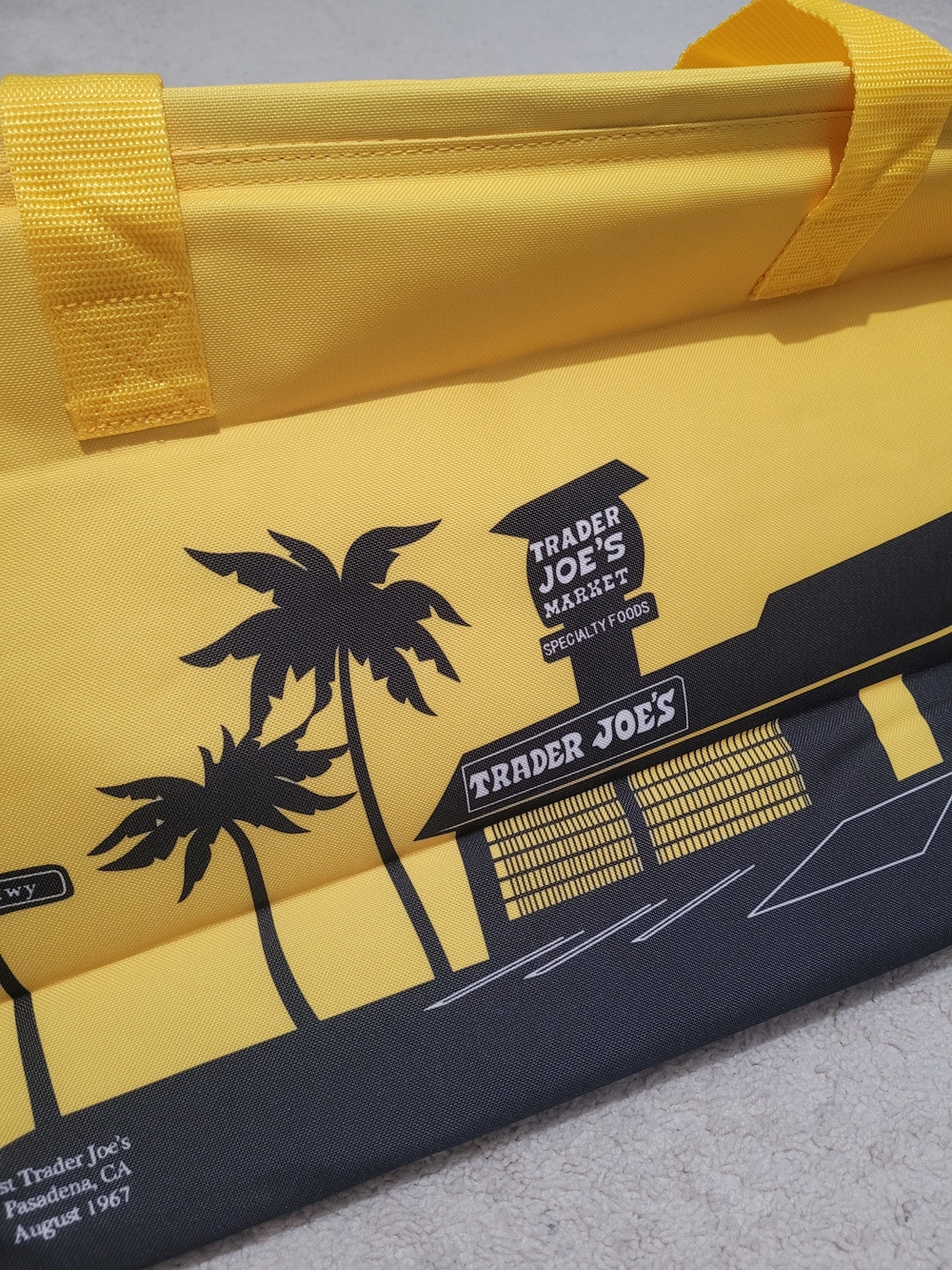 NWT - Trader Joe's Yellow Large Reusable Insulated Bag - Picture 5 of 5